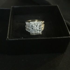 Ladies Magnificent  10K White Gold Diamond Ring